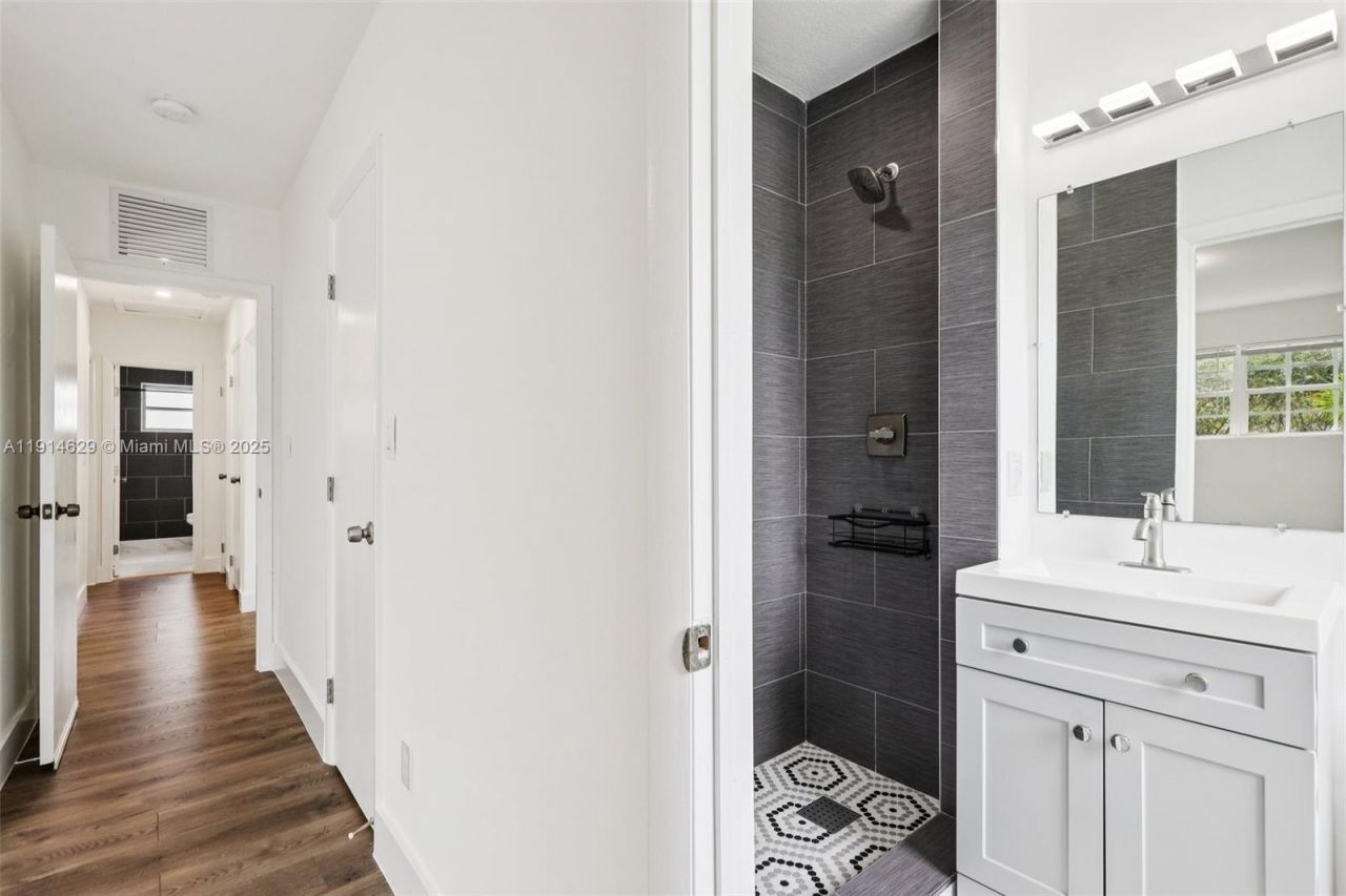 12630 NE Miami Pl, North Miami, FL 33161 Photo