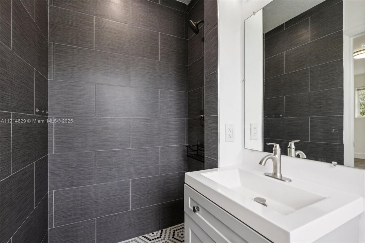 12630 NE Miami Pl, North Miami, FL 33161 Photo