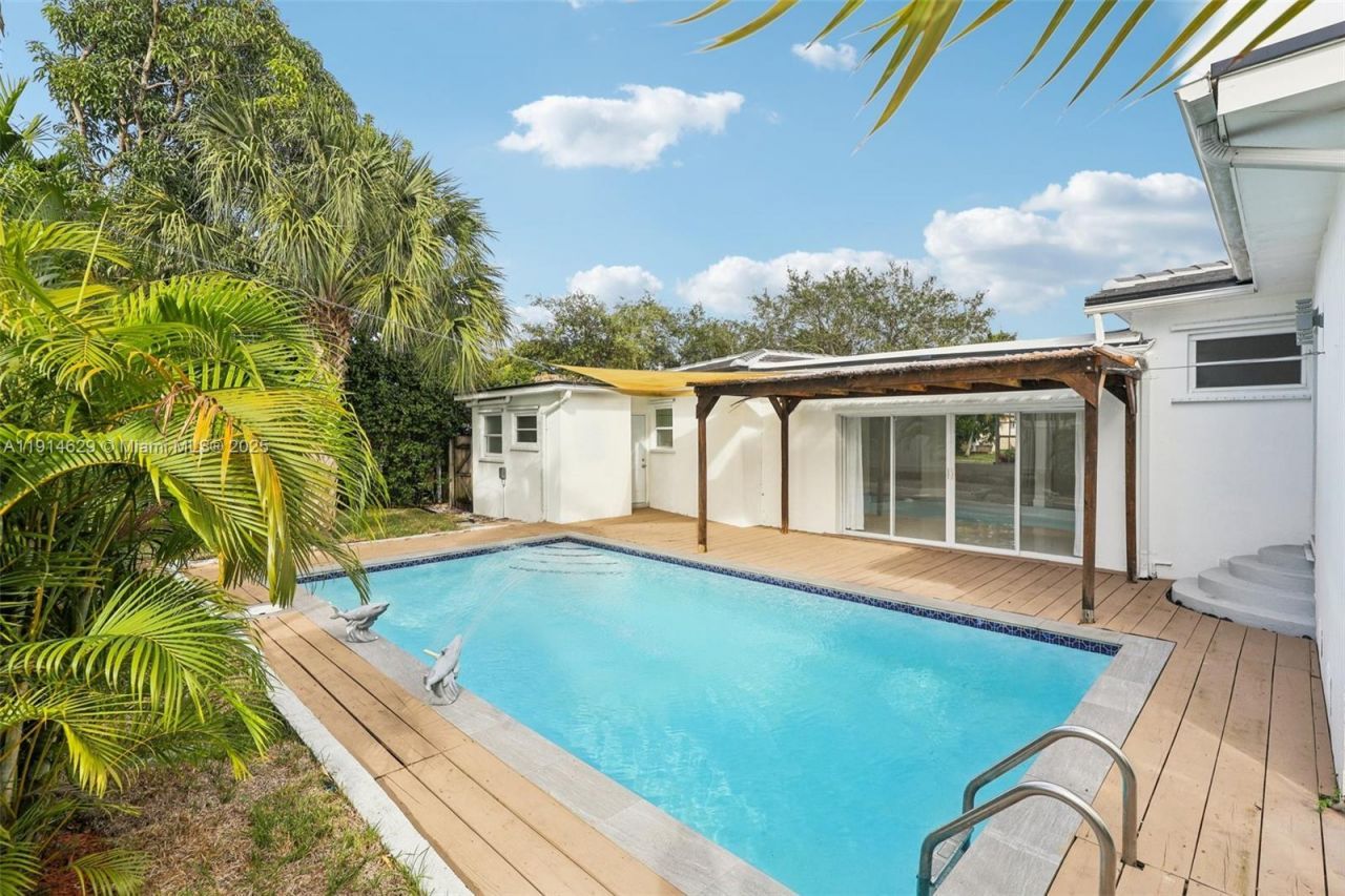 12630 NE Miami Pl, North Miami, FL 33161 Photo