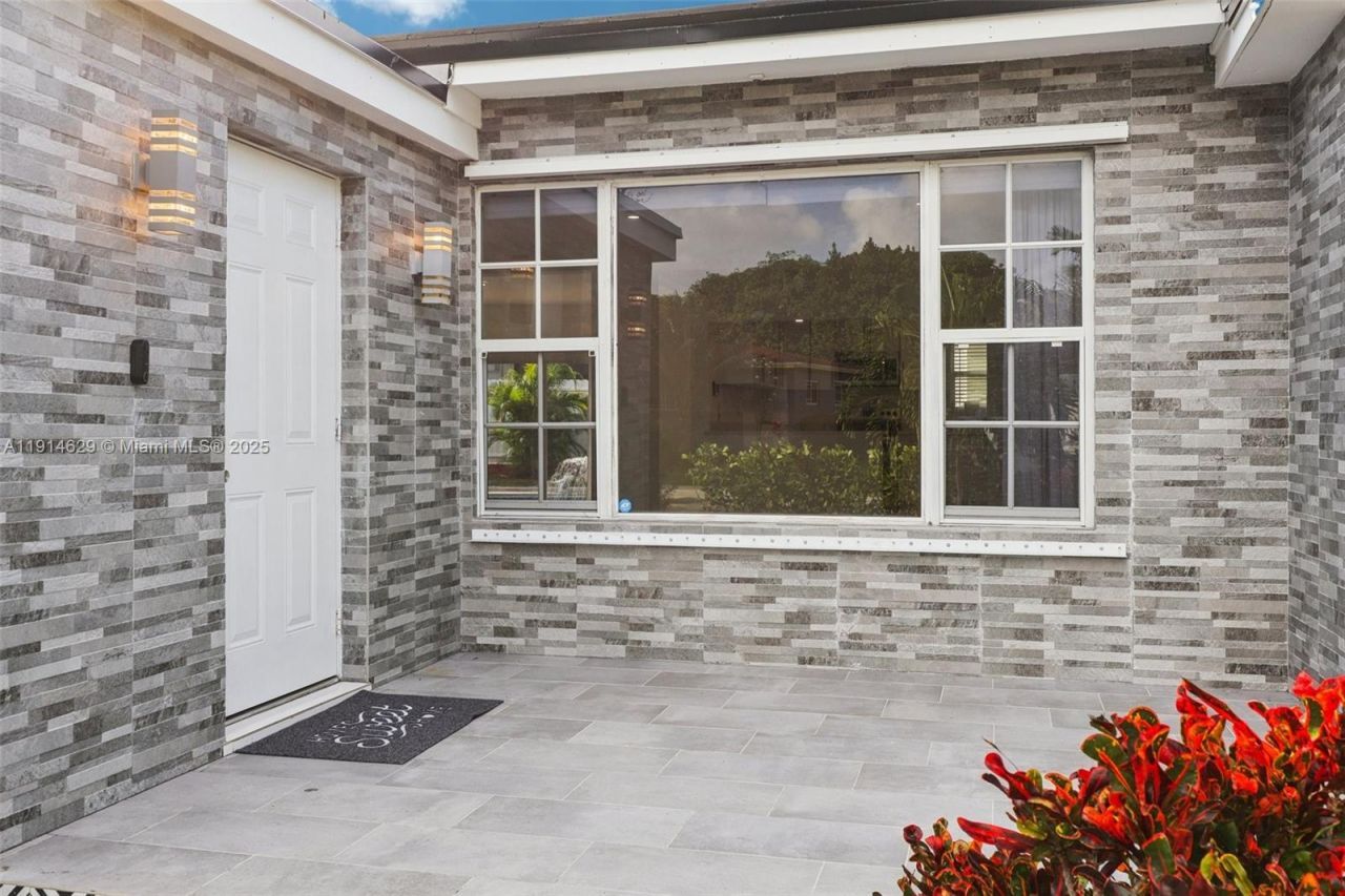 12630 NE Miami Pl, North Miami, FL 33161 Photo