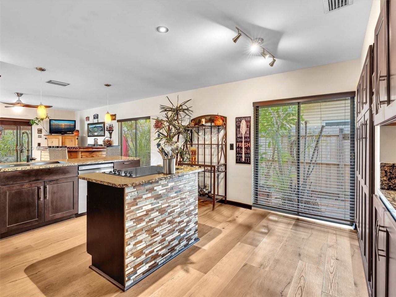 7390 NW 49th St, Lauderhill, FL 33319 Photo