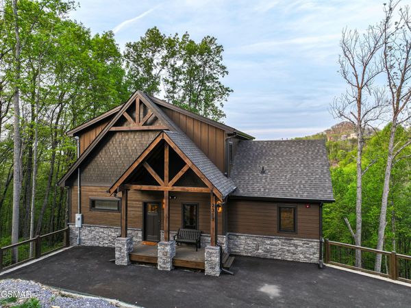 2317 Grey Fox Run, Sevierville, TN 37862