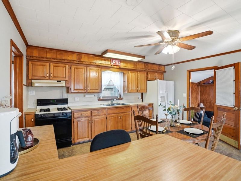 8990 Crescent Street, Lakeview, OH 43331 Photo 16