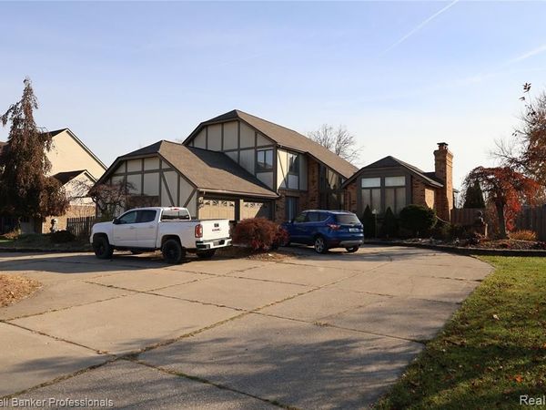 22305 King Road, Woodhaven, MI 48183