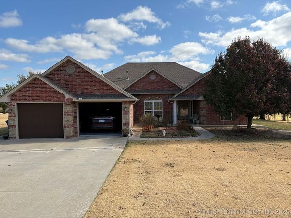 1001 Country Club , Cushing, OK 74023