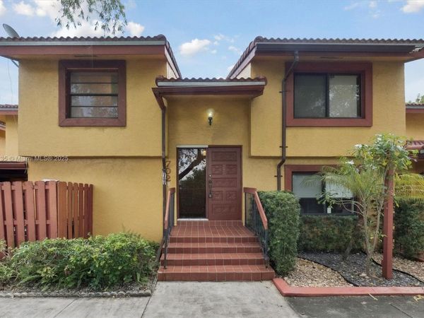 5975 SW 137th Ave, Unit 702, Miami, FL 33183