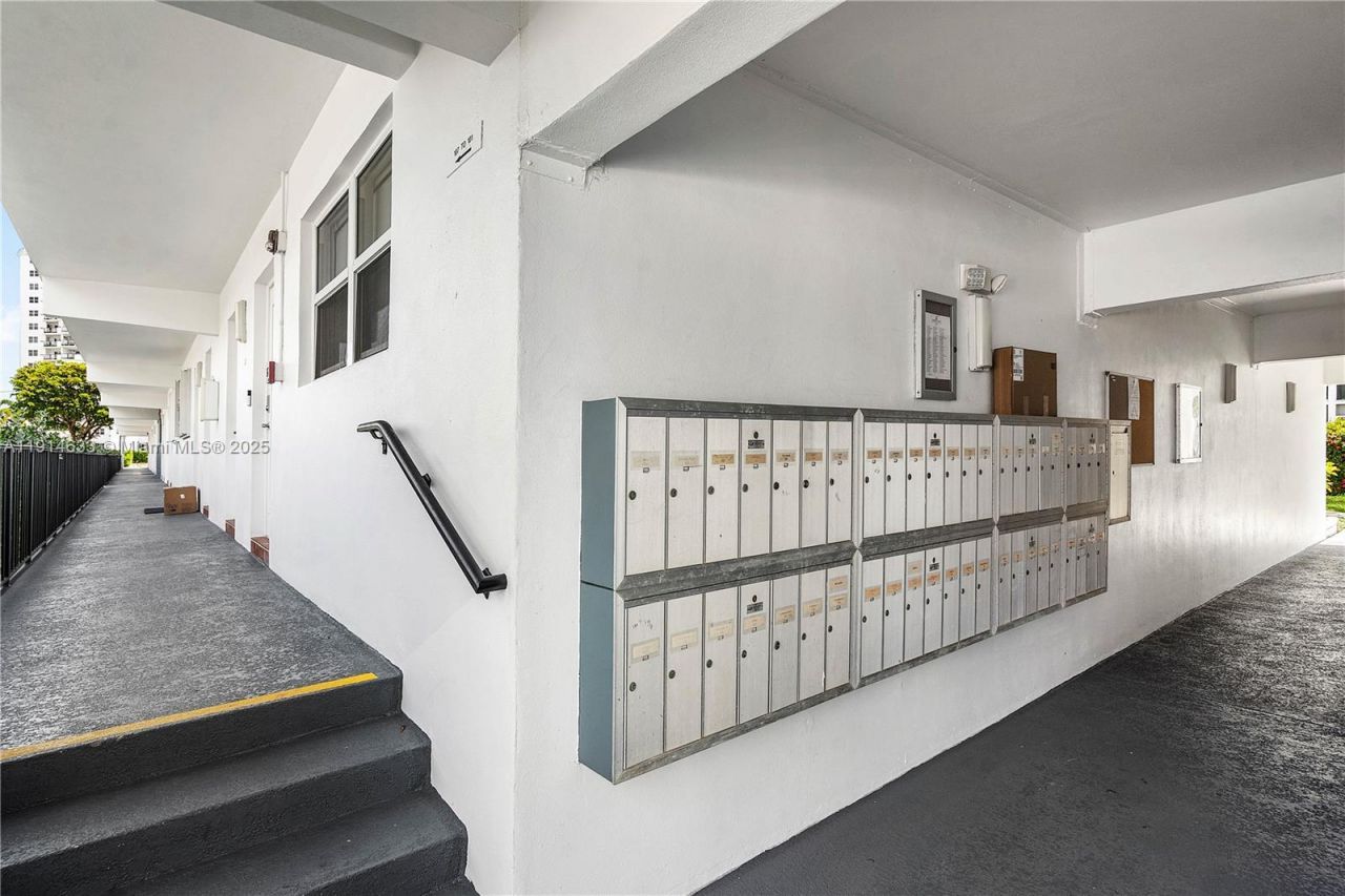 1501 S Ocean Blvd, Unit 102, Lauderdale by the Sea, FL 33062 Photo