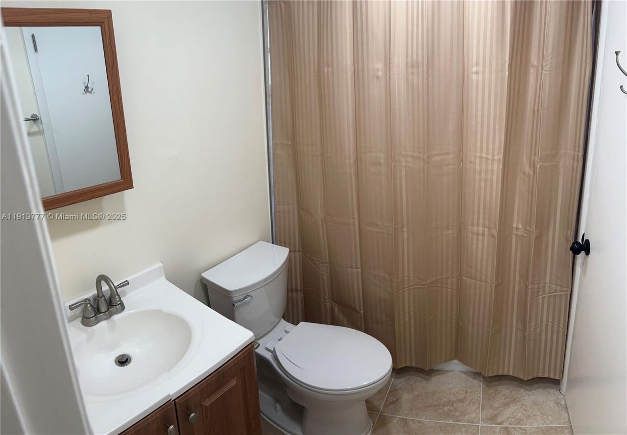1051 SW 1st St, Unit 404, Miami, FL 33130 Photo