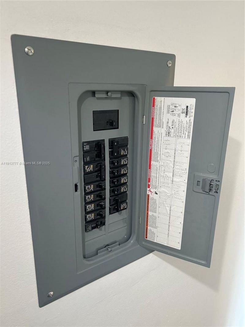 1051 SW 1st St, Unit 404, Miami, FL 33130 Photo