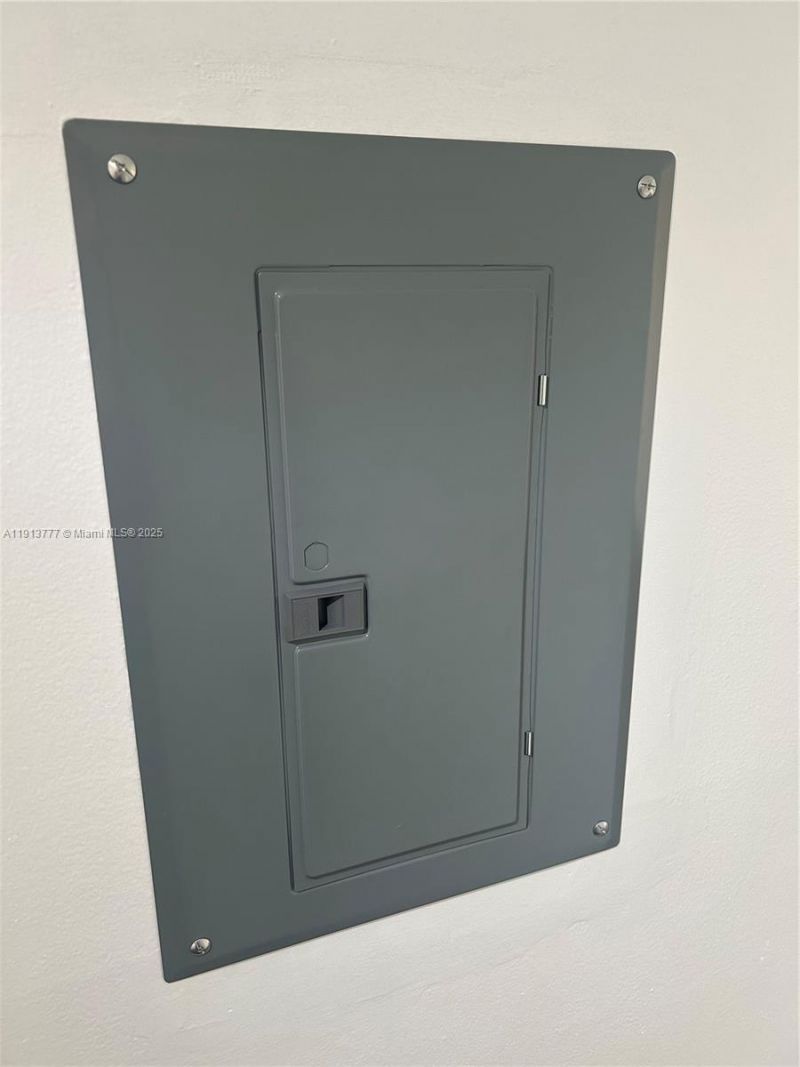 1051 SW 1st St, Unit 404, Miami, FL 33130 Photo