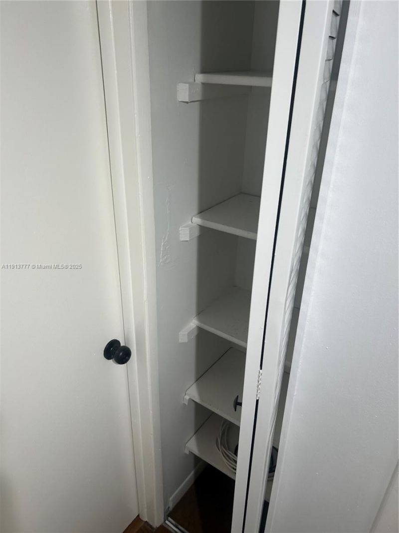 1051 SW 1st St, Unit 404, Miami, FL 33130 Photo