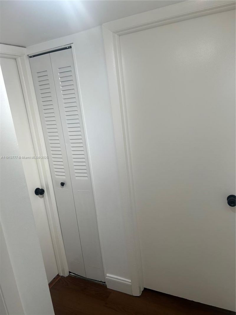 1051 SW 1st St, Unit 404, Miami, FL 33130 Photo