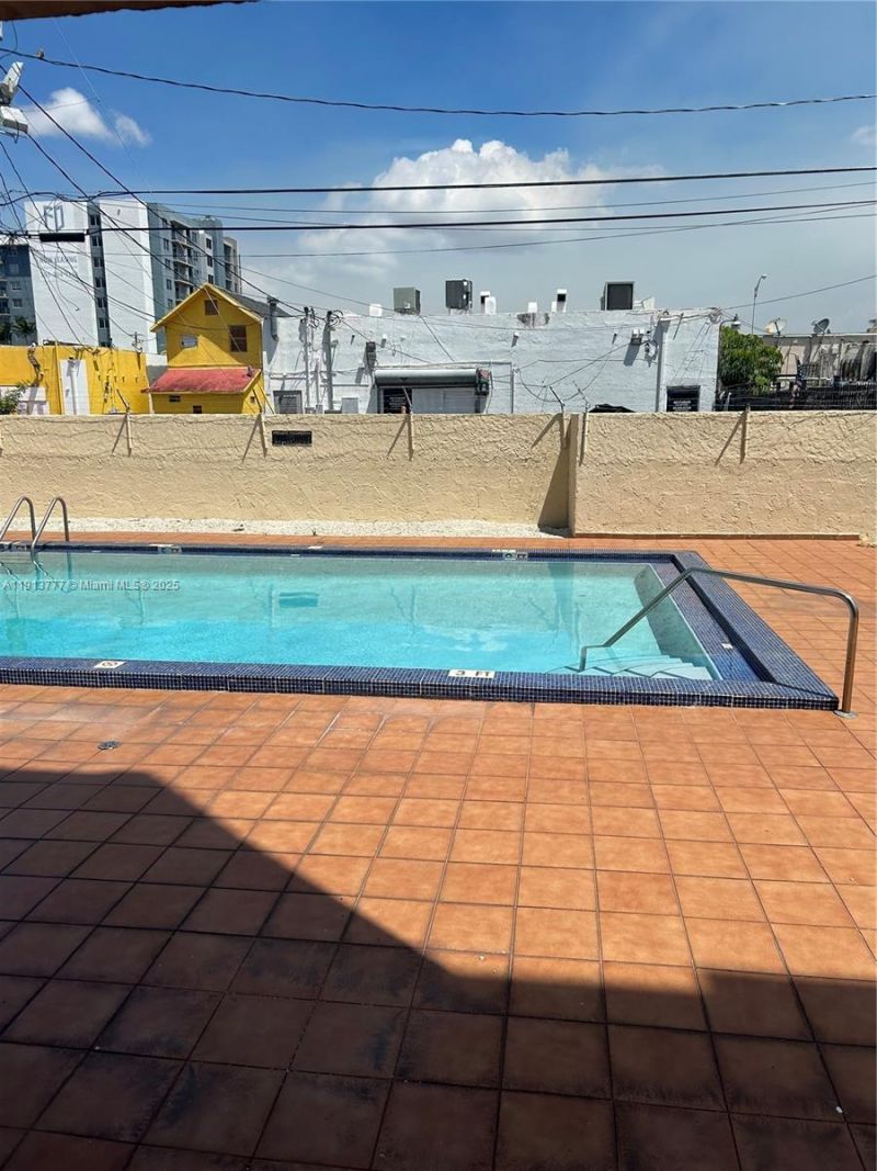 1051 SW 1st St, Unit 404, Miami, FL 33130 Photo