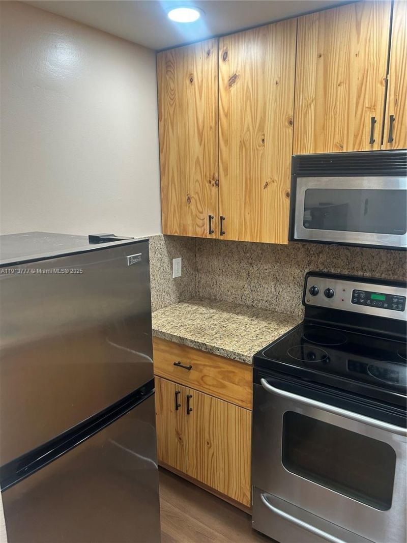 1051 SW 1st St, Unit 404, Miami, FL 33130 Photo