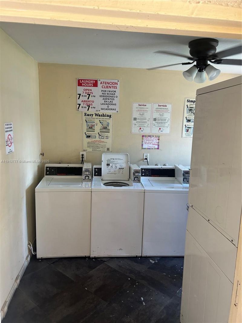 1051 SW 1st St, Unit 404, Miami, FL 33130 Photo