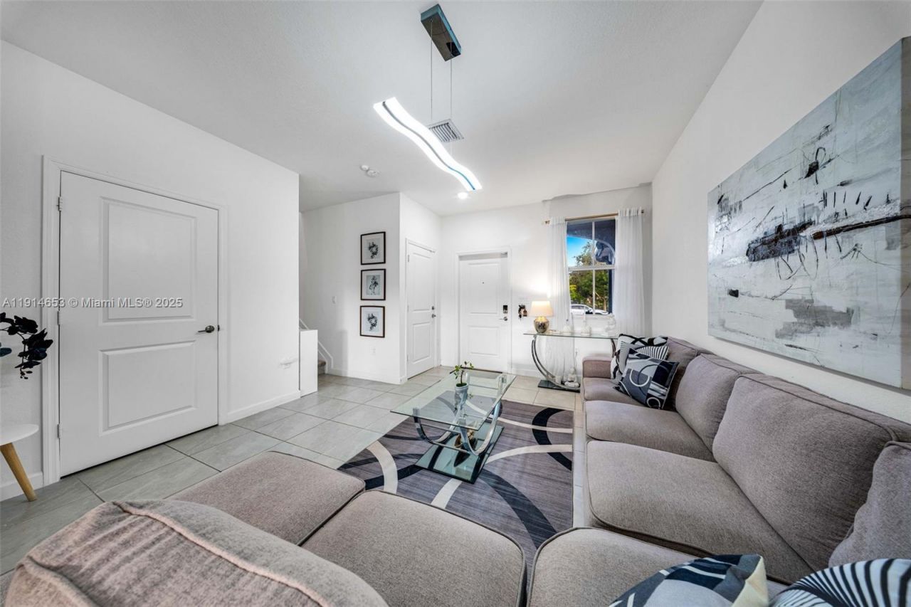 12960 NW 22nd Pl, Miami, FL 33167 Photo