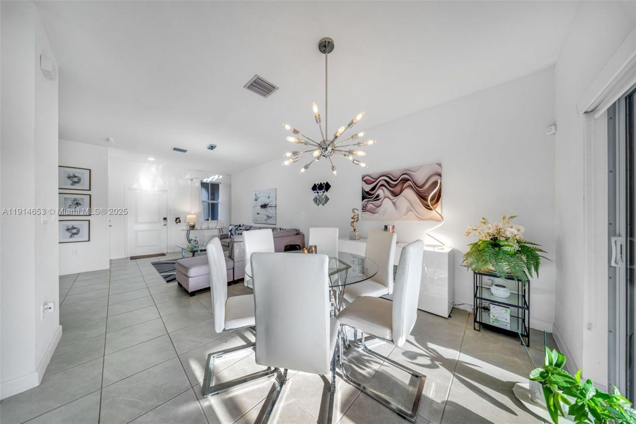 12960 NW 22nd Pl, Miami, FL 33167 Photo