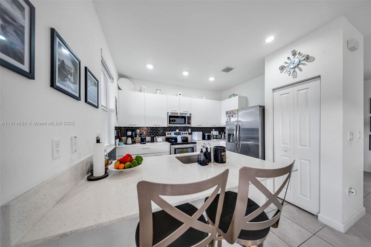 12960 NW 22nd Pl, Miami, FL 33167 Photo