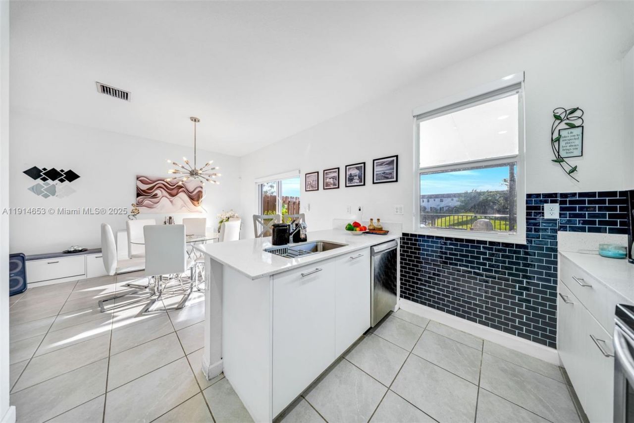 12960 NW 22nd Pl, Miami, FL 33167 Photo