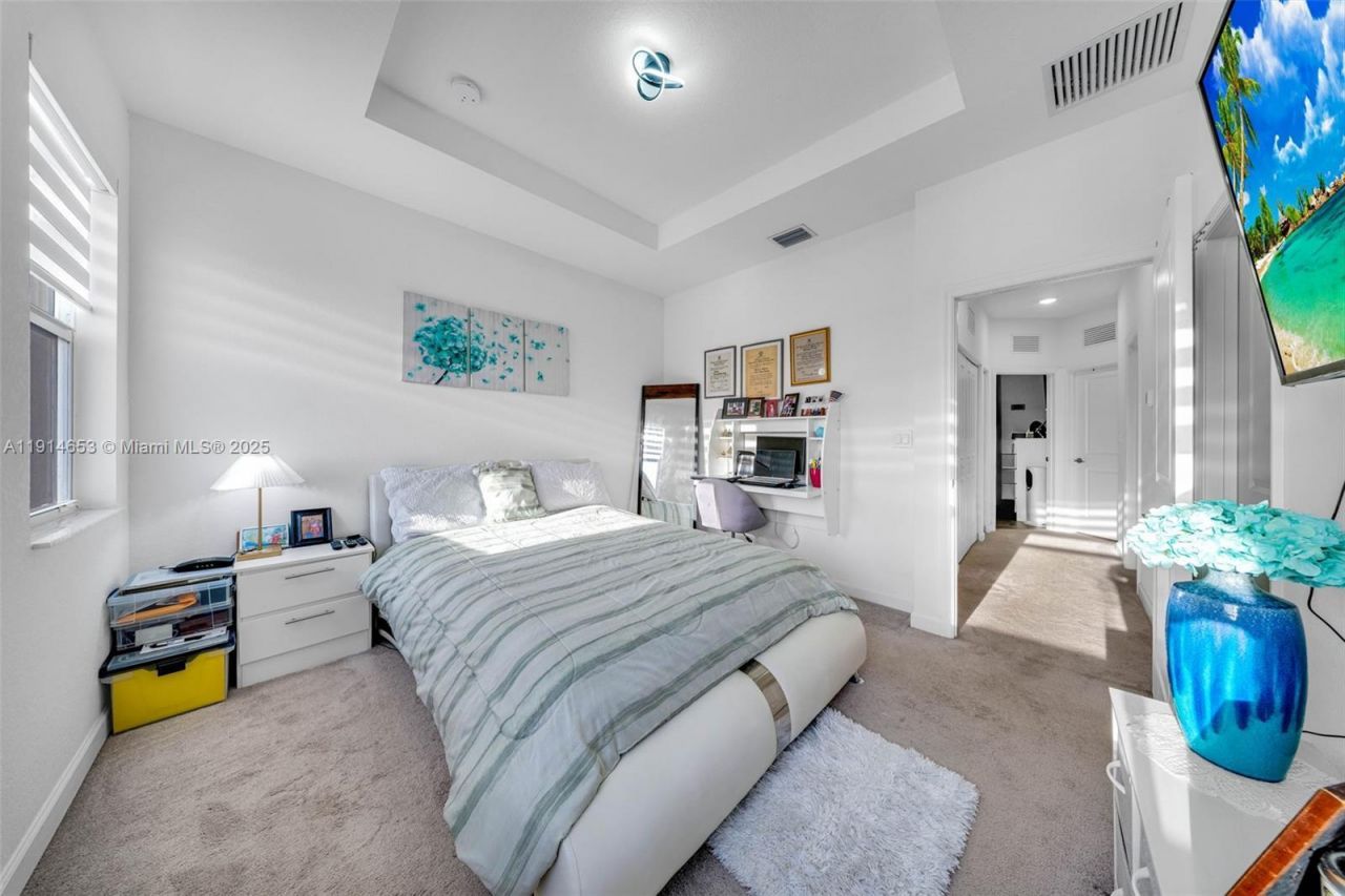 12960 NW 22nd Pl, Miami, FL 33167 Photo