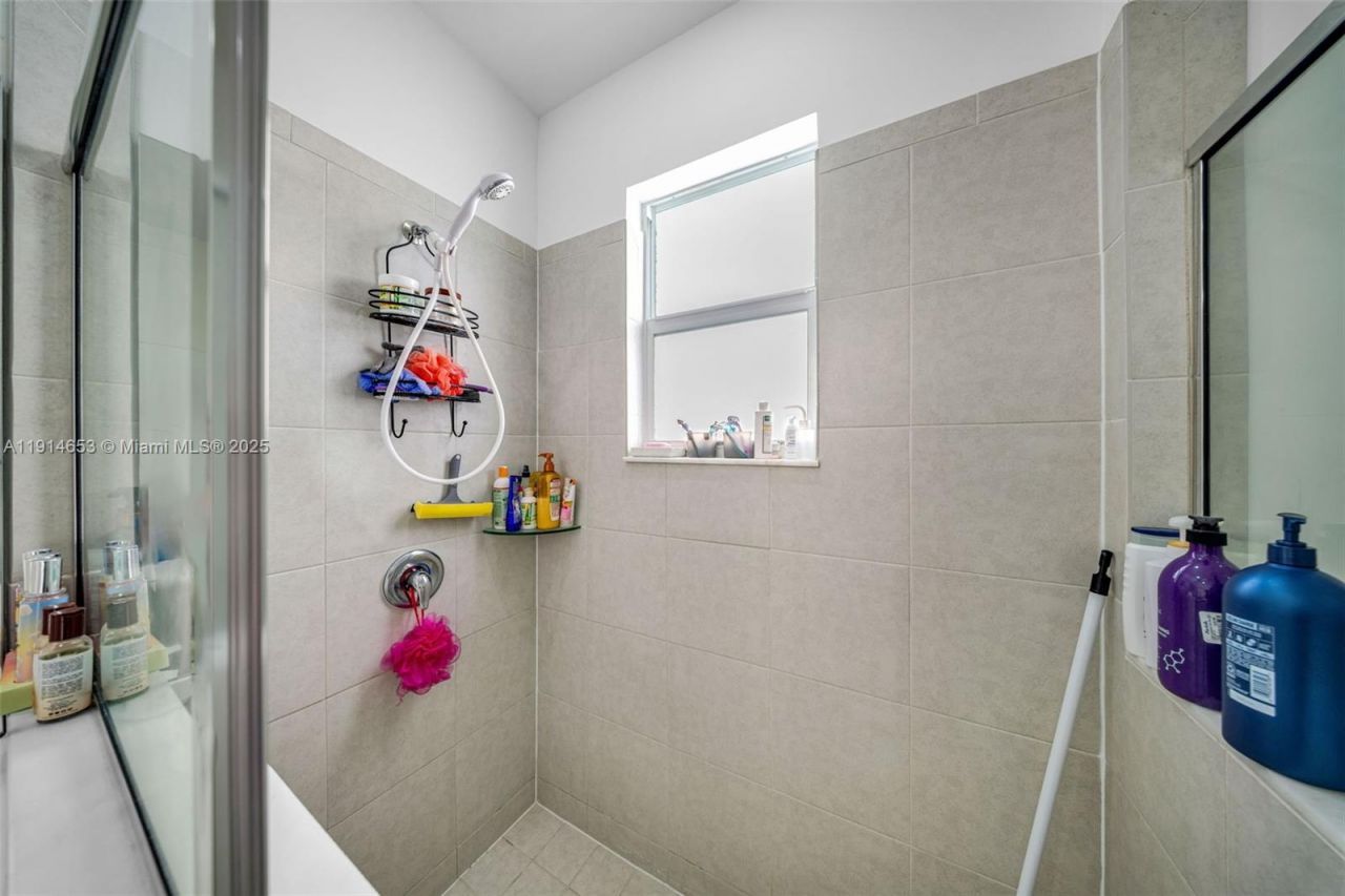 12960 NW 22nd Pl, Miami, FL 33167 Photo