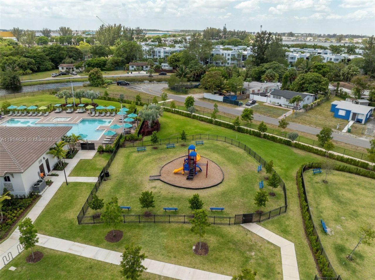 12960 NW 22nd Pl, Miami, FL 33167 Photo