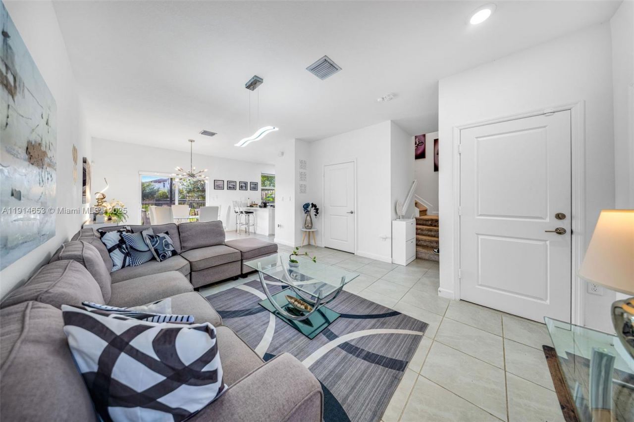 12960 NW 22nd Pl, Miami, FL 33167 Photo