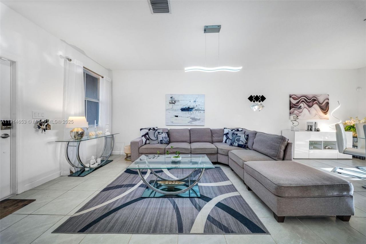 12960 NW 22nd Pl, Miami, FL 33167 Photo