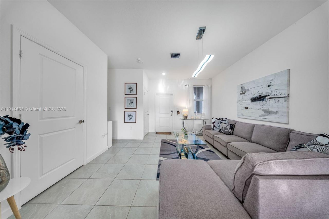 12960 NW 22nd Pl, Miami, FL 33167 Photo