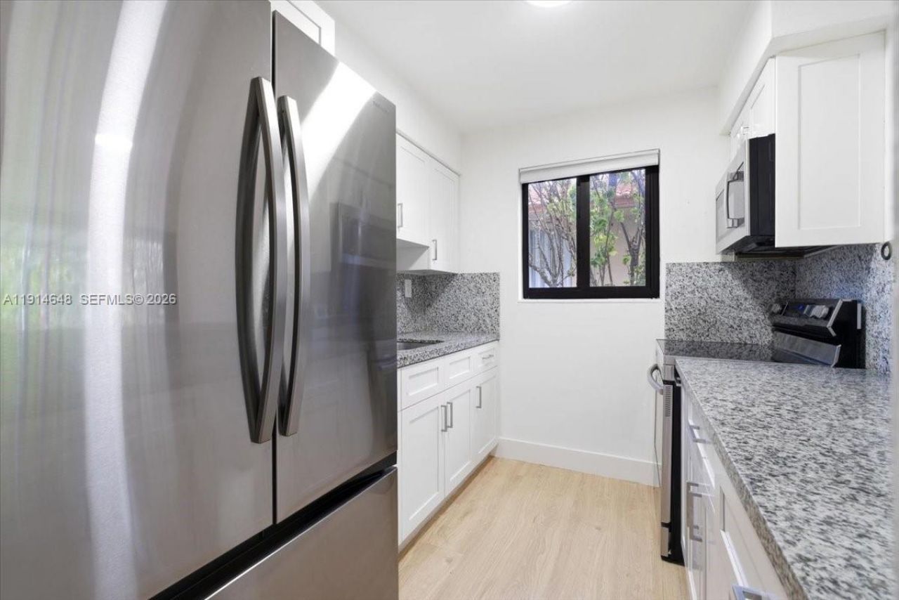 3520 SW 25th St, Miami, FL 33133 Photo