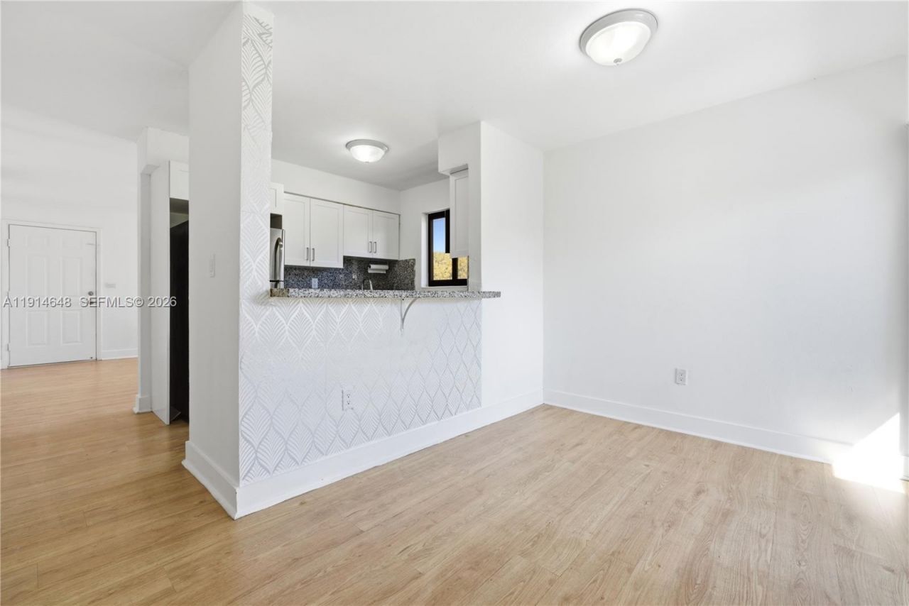 3520 SW 25th St, Miami, FL 33133 Photo