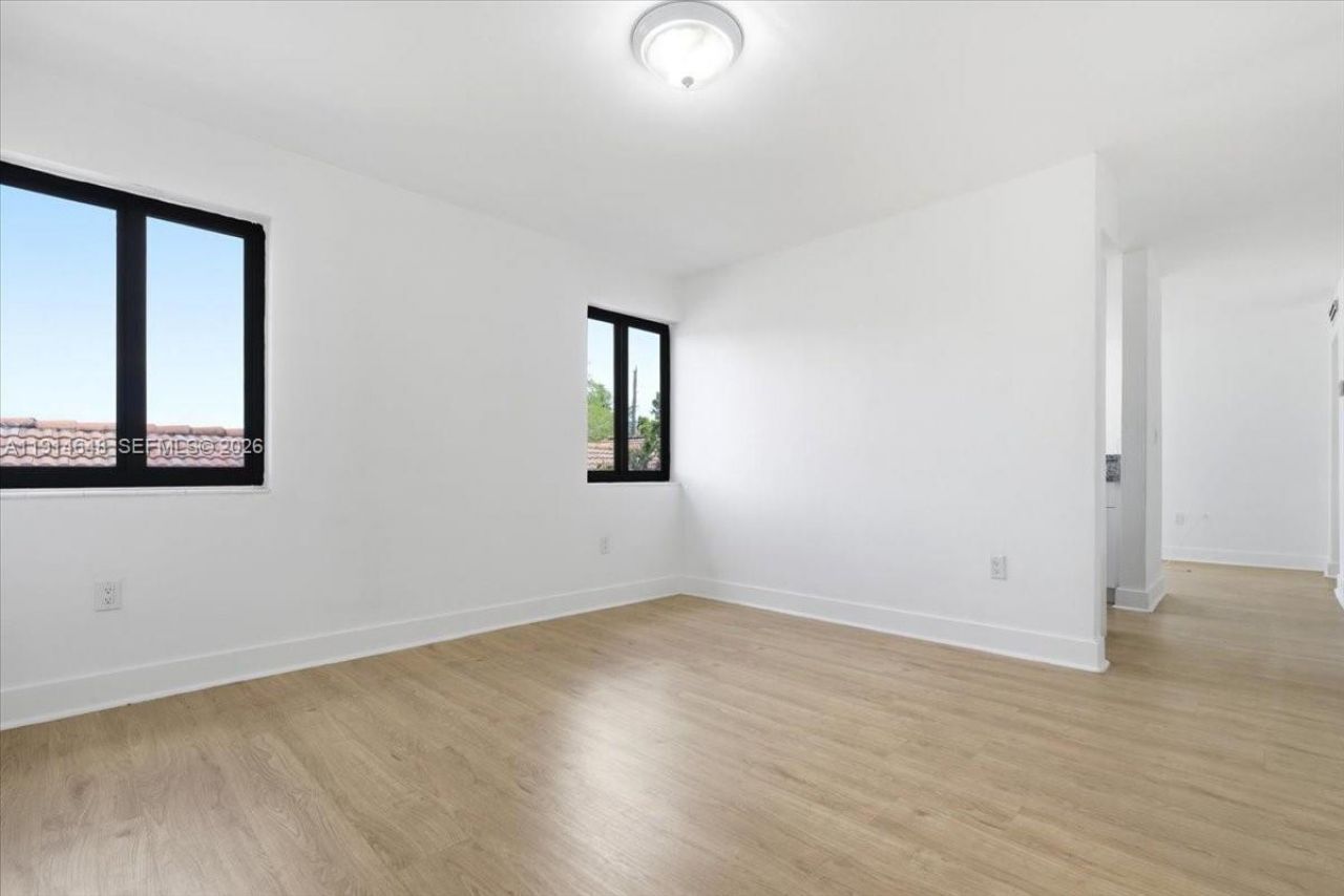 3520 SW 25th St, Miami, FL 33133 Photo