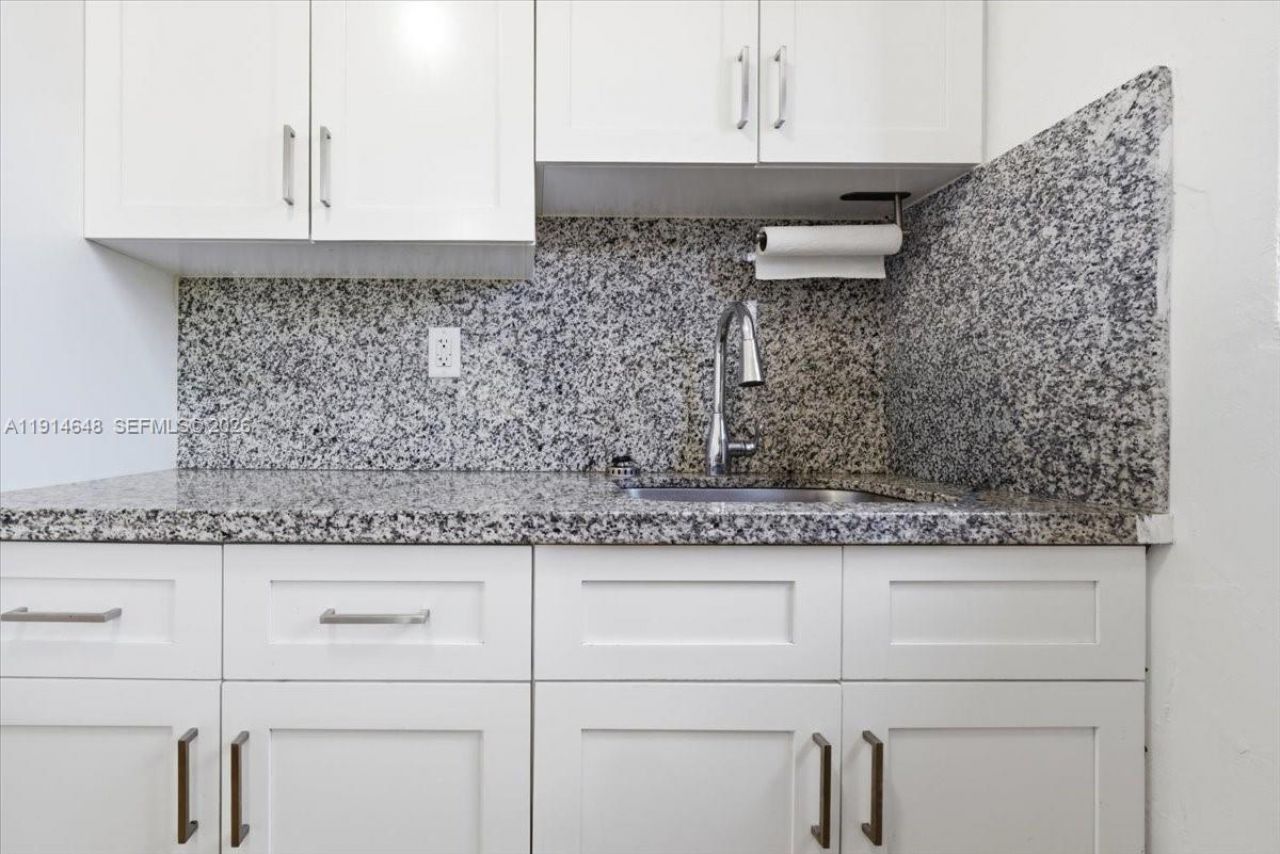 3520 SW 25th St, Miami, FL 33133 Photo