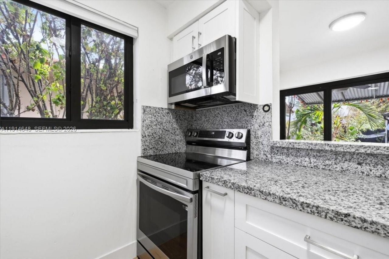 3520 SW 25th St, Miami, FL 33133 Photo