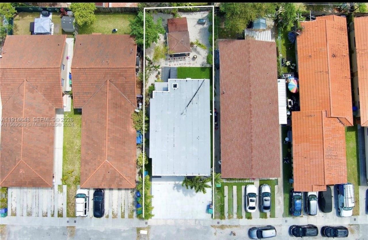 3520 SW 25th St, Miami, FL 33133 Photo