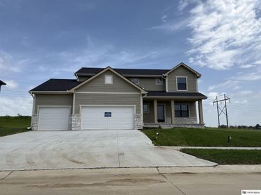 8606 Legacy Street, Papillion, NE 68046