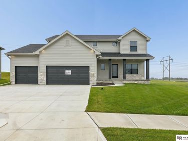 8606 Legacy Street, Papillion, NE 68046