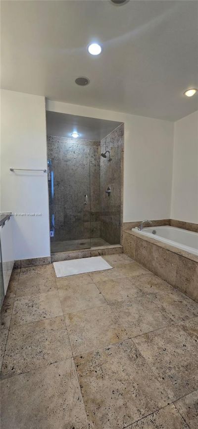 7901 Hispanola Ave, Unit 607, North Bay Village, FL 33141 Photo