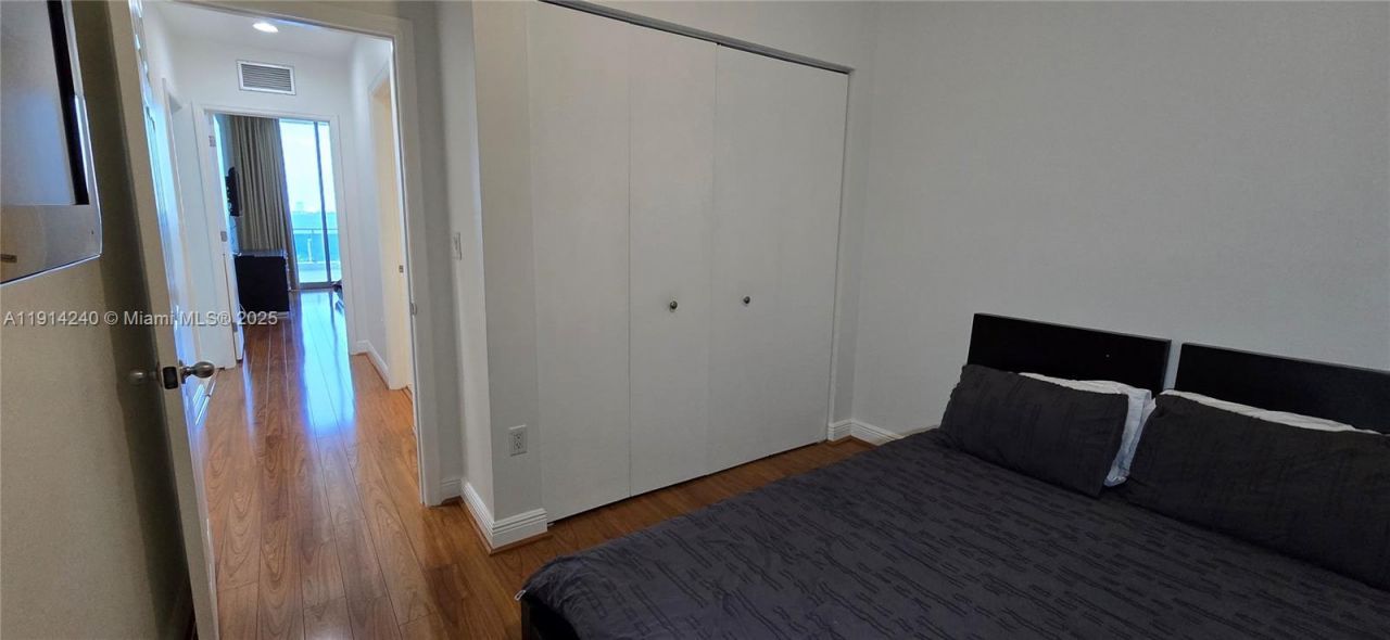 7901 Hispanola Ave, Unit 607, North Bay Village, FL 33141 Photo