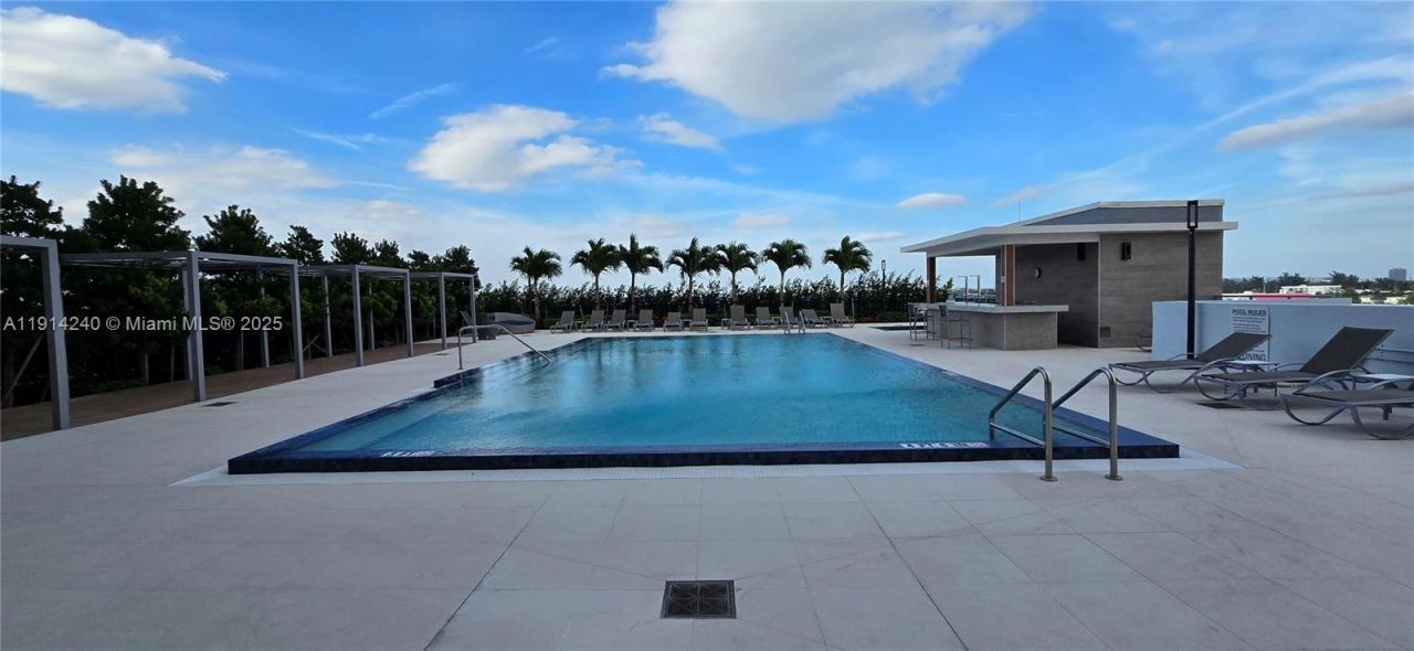 7901 Hispanola Ave, Unit 607, North Bay Village, FL 33141 Photo