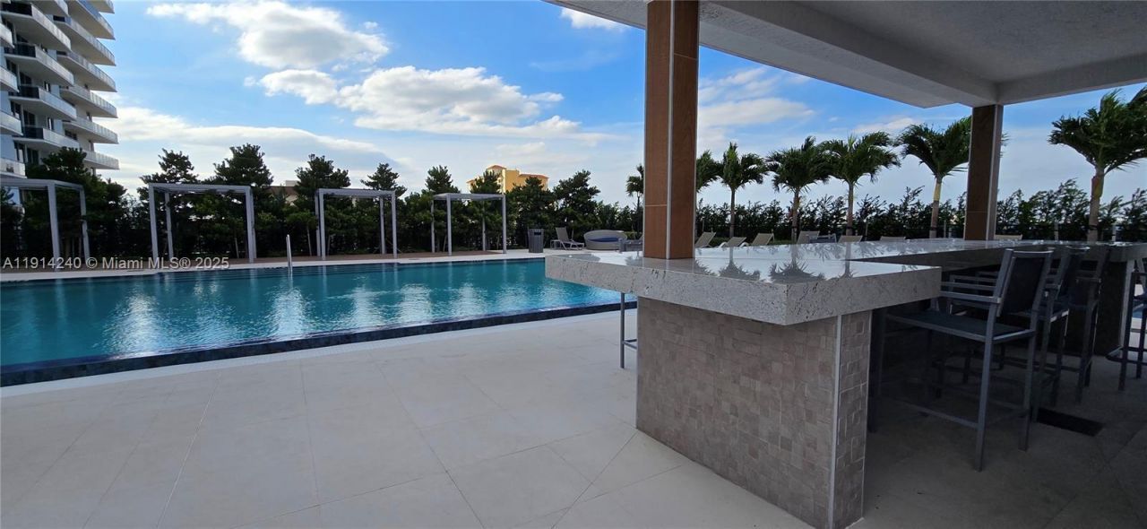 7901 Hispanola Ave, Unit 607, North Bay Village, FL 33141 Photo