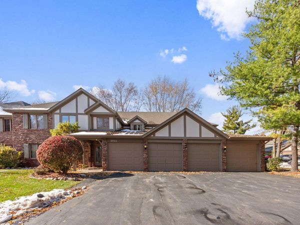 2022 Windsor Court, Unit 4, Schererville, IN 46375