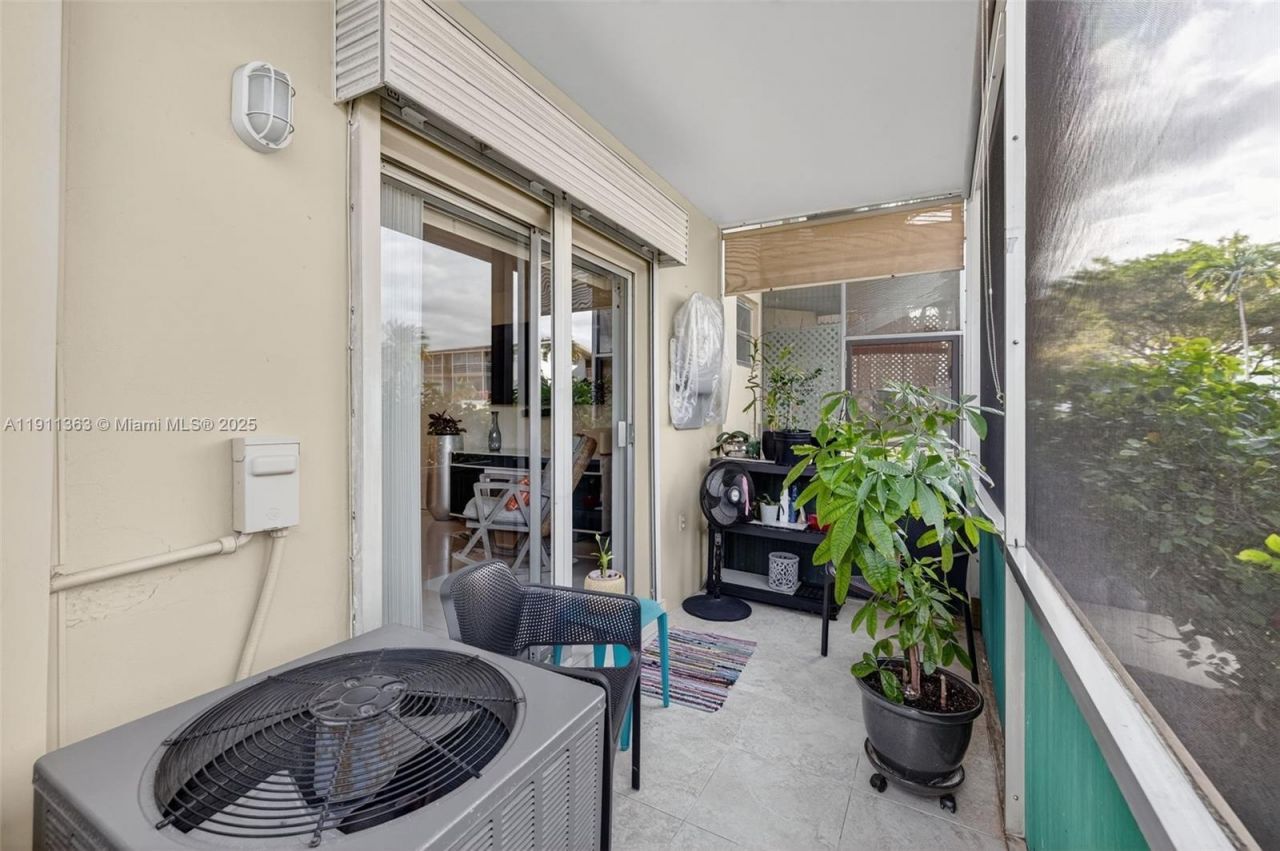 16801 NE 13th Ave, Unit 112, Miami, FL 33162 Photo