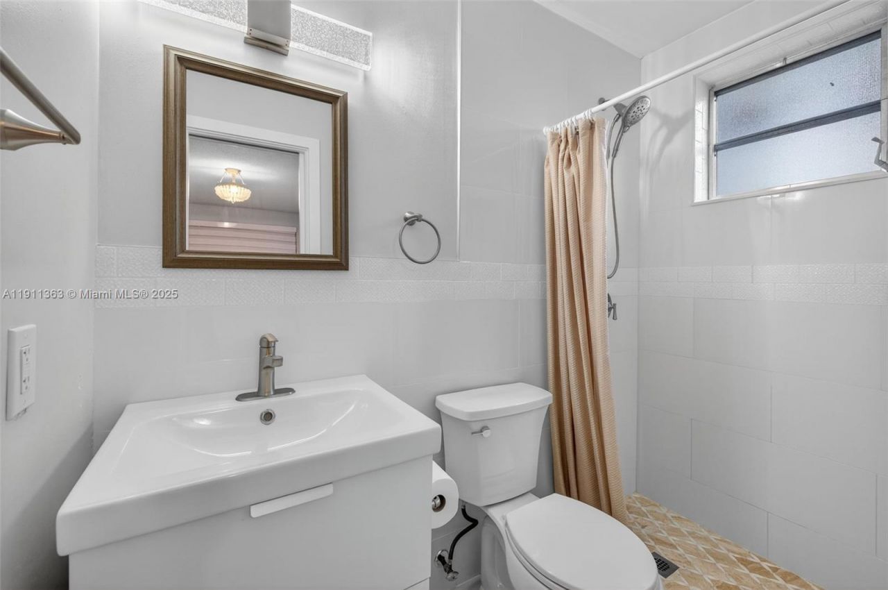 16801 NE 13th Ave, Unit 112, Miami, FL 33162 Photo