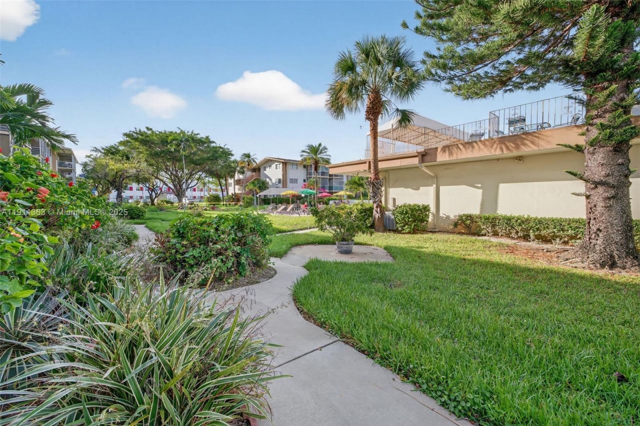 16801 NE 13th Ave, Unit 112, Miami, FL 33162 Photo