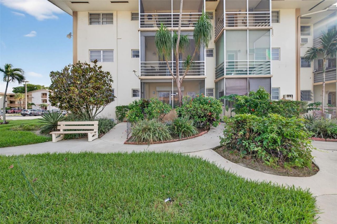 16801 NE 13th Ave, Unit 112, Miami, FL 33162 Photo