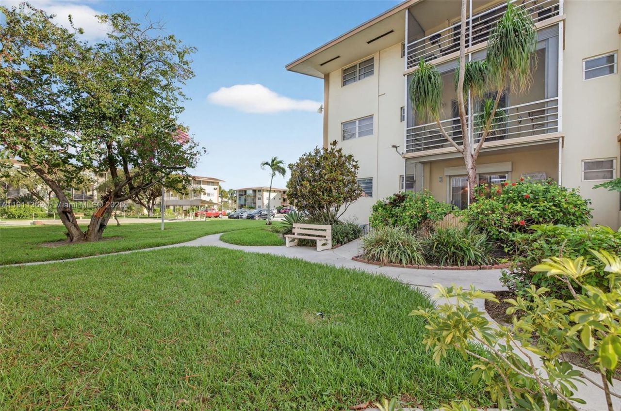 16801 NE 13th Ave, Unit 112, Miami, FL 33162 Photo