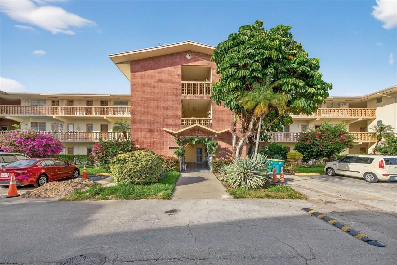 16801 NE 13th Ave, Unit 112, Miami, FL 33162 Photo