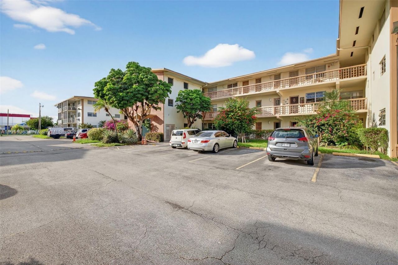 16801 NE 13th Ave, Unit 112, Miami, FL 33162 Photo