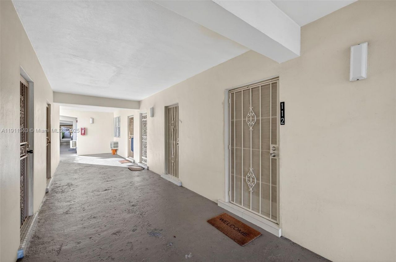16801 NE 13th Ave, Unit 112, Miami, FL 33162 Photo